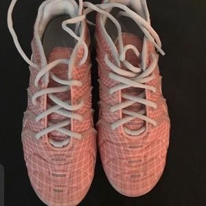 nike air vapormax plus bleached coral